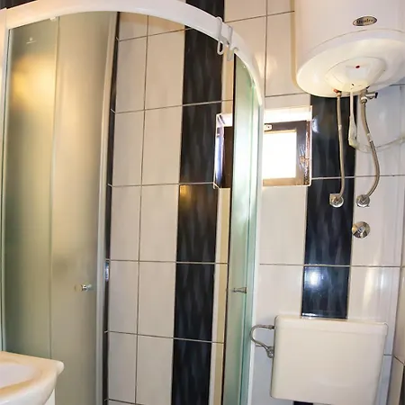 شقة Breza